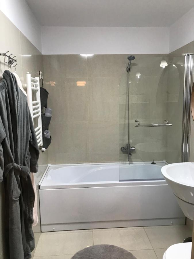 White Season Residence Brasov Ngoại thất bức ảnh